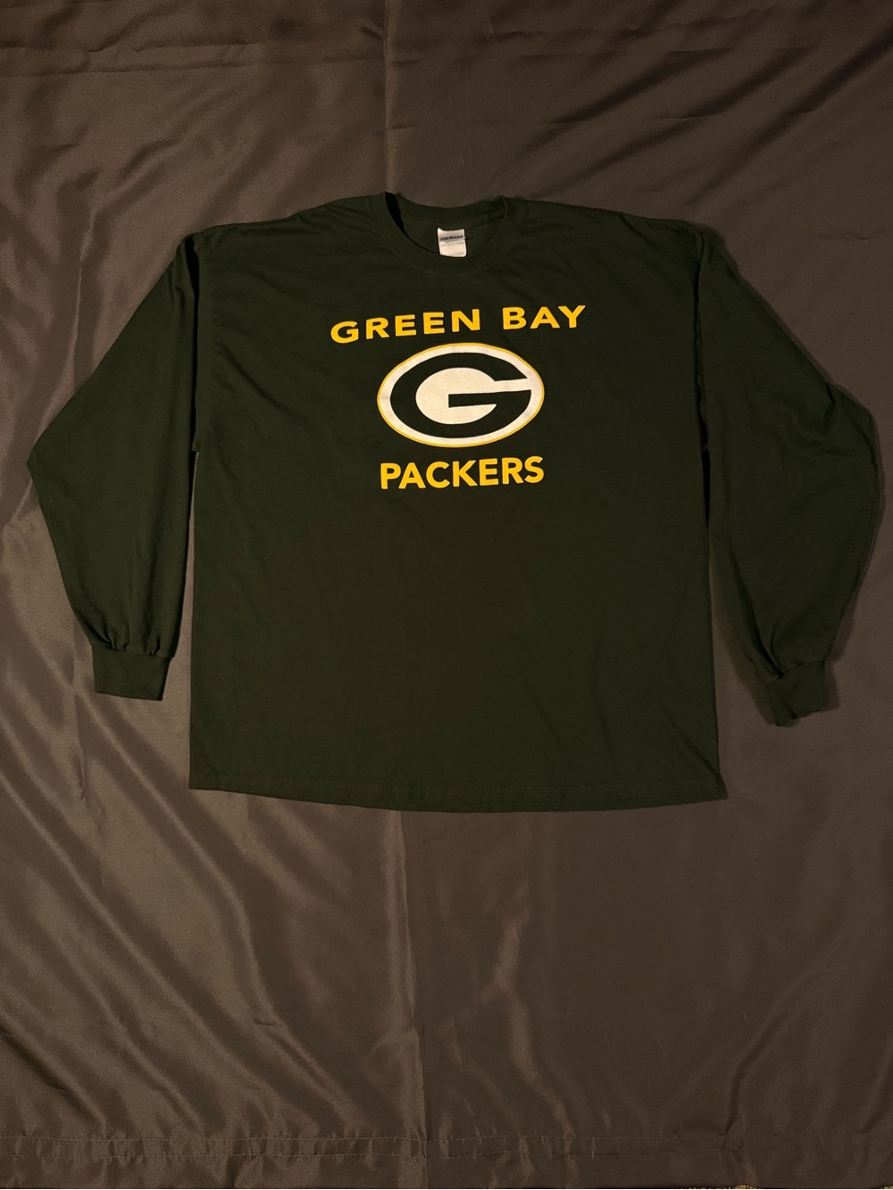 Gildan Green Bay Packers Long Sleeve T-Shirt in Green Bay Green with Yellow Logo